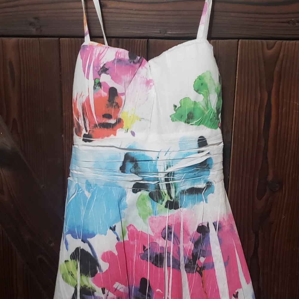 The brand is La Scala, size small, many colors